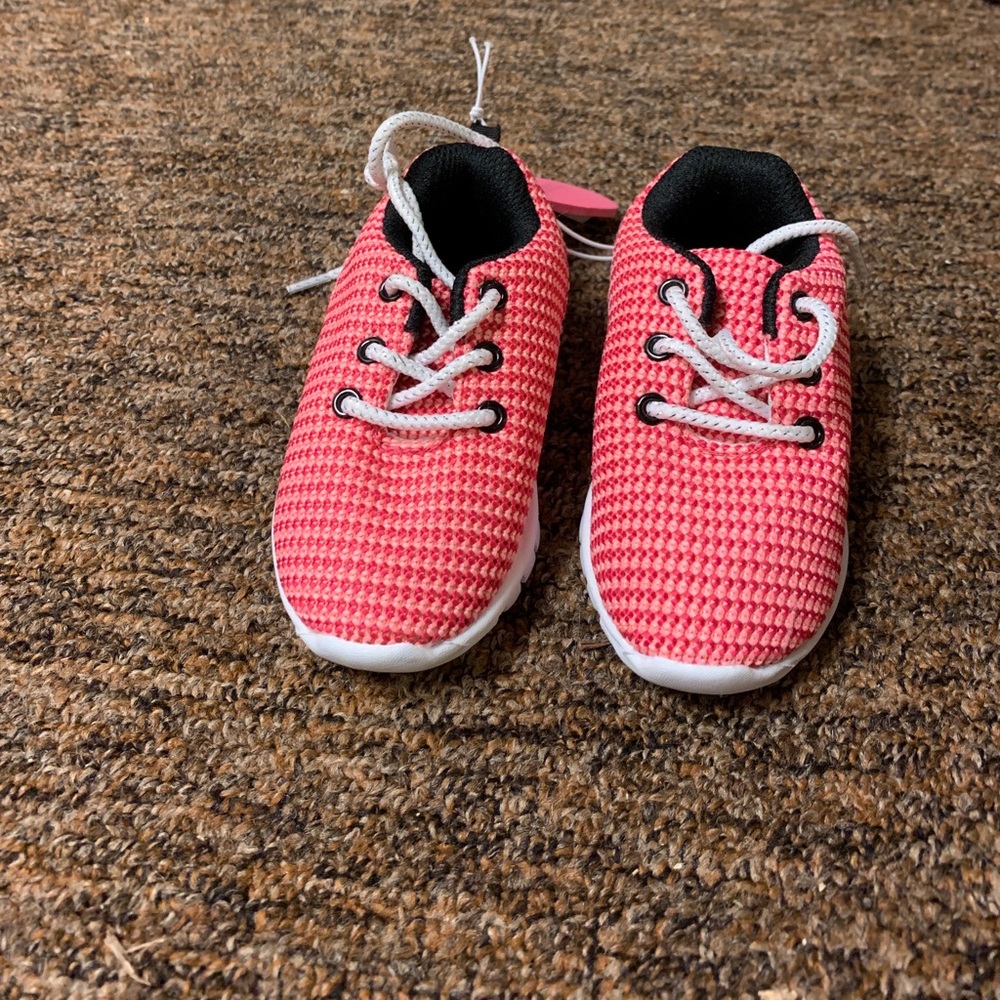 Pink Running Shoes / Sneakers